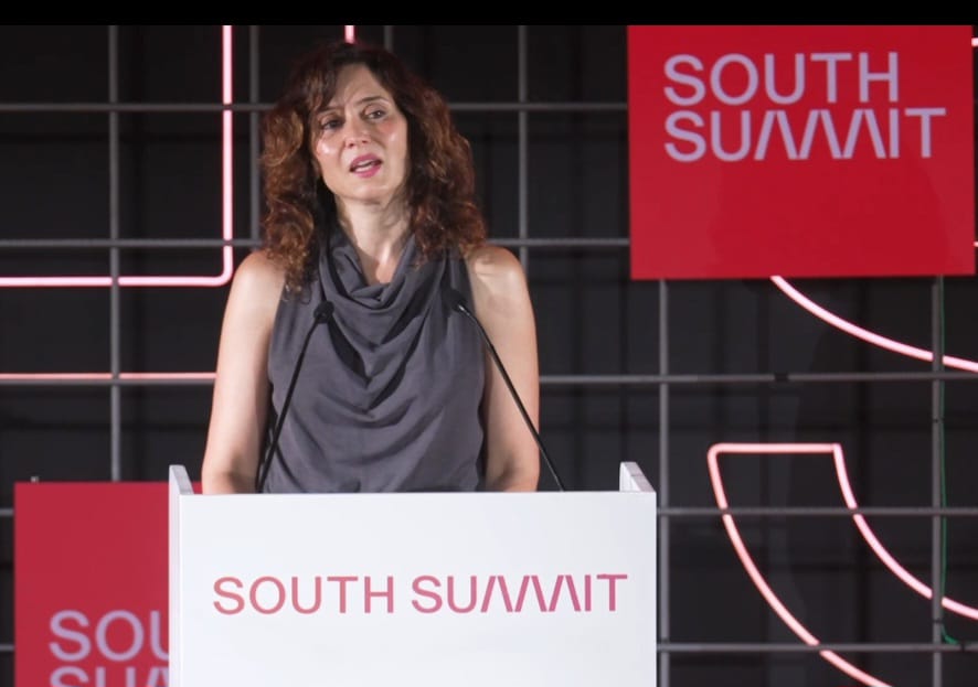 SouthSummit24 recibió la visita de Isabel Díaz Ayuso, presidenta de la Comunidad de Madrid, quien destacó el gran impacto positivo de South Summit y del ecosistema emprendedor madrileño en la economía nacional y mundial.